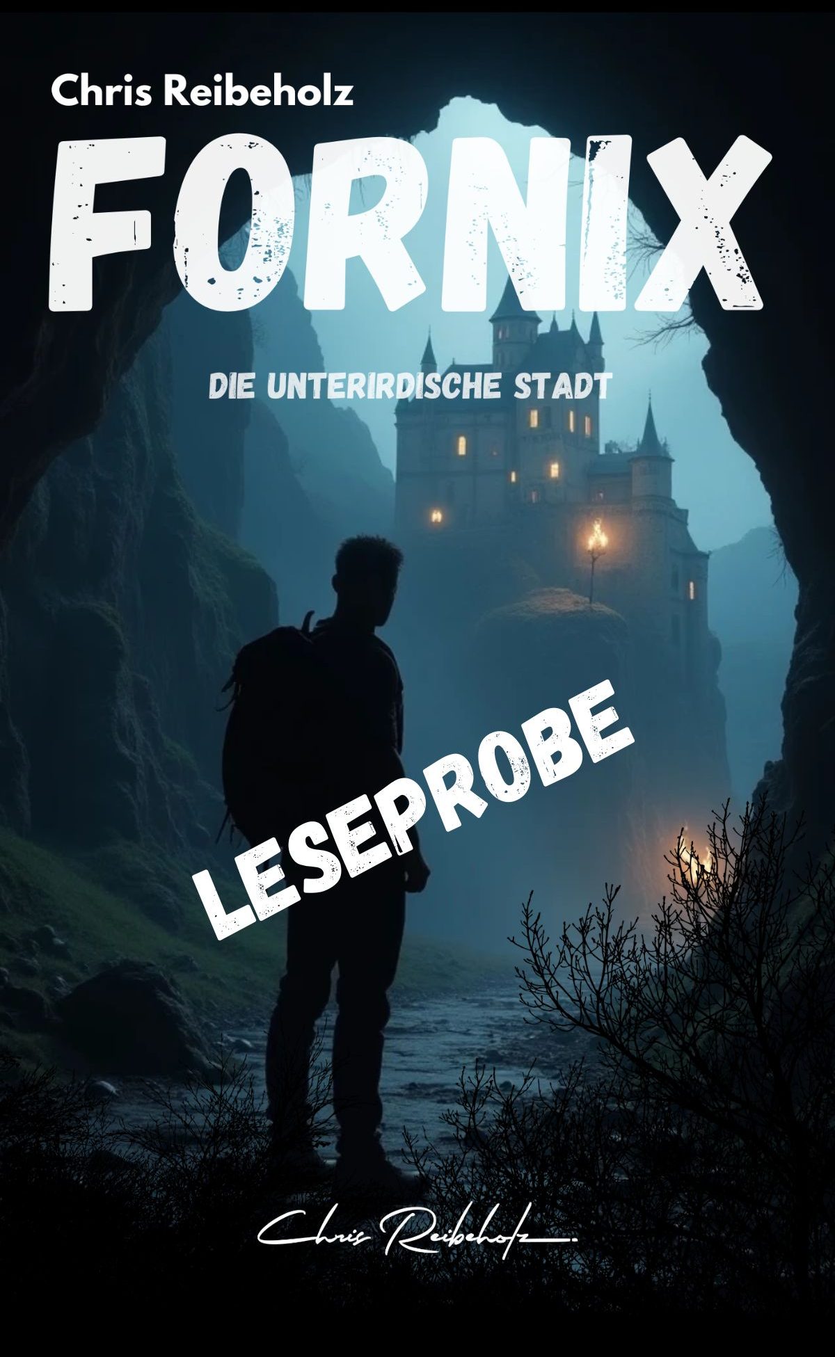 Ein junger Mann blickt in eine Höhle und sieht eine Burg auf einem Berg thronen.